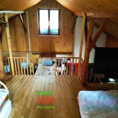 Fairytale Wooden House By Ljubljana * 格罗素普捷