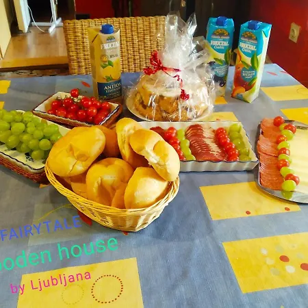 Dom wakacyjny Fairytale Wooden House By Ljubljana