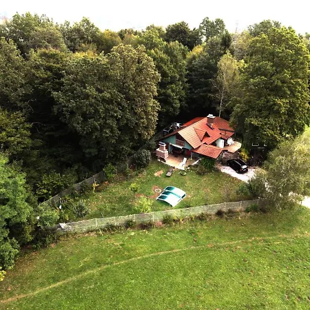Fairytale Wooden House By Ljubljana * 格罗素普捷