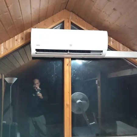 Fairytale Wooden House By Ljubljana Сasa de vacaciones Grosuplje