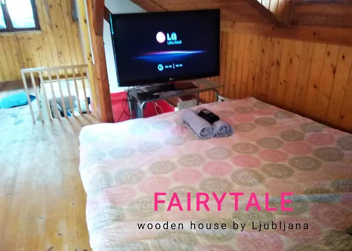 Vakantiehuis Fairytale Wooden House By Ljubljana